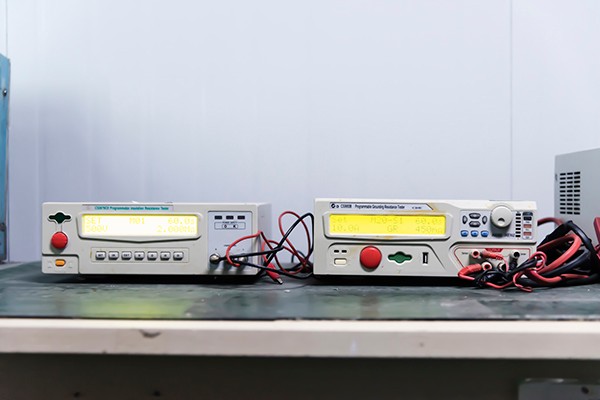 绝缘阻抗、接地电阻测试仪